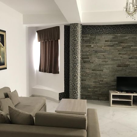 Hotel Imperial Ulcinj Bagian luar foto