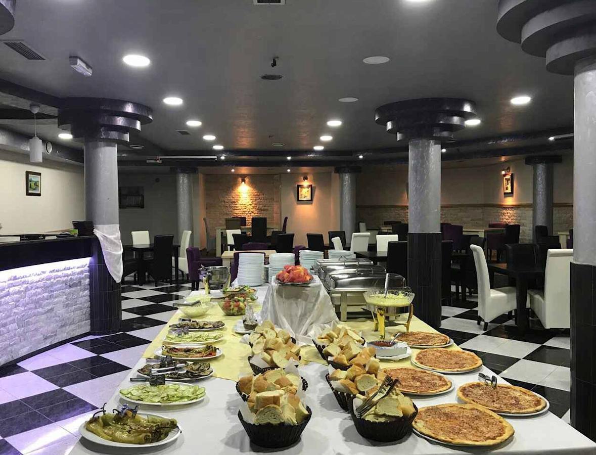 Hotel Imperial Ulcinj Bagian luar foto