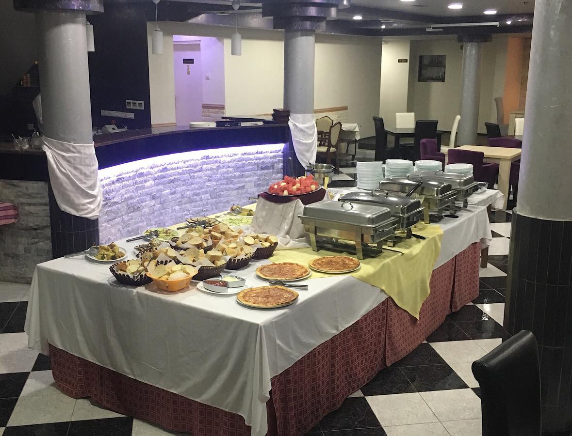 Hotel Imperial Ulcinj Bagian luar foto