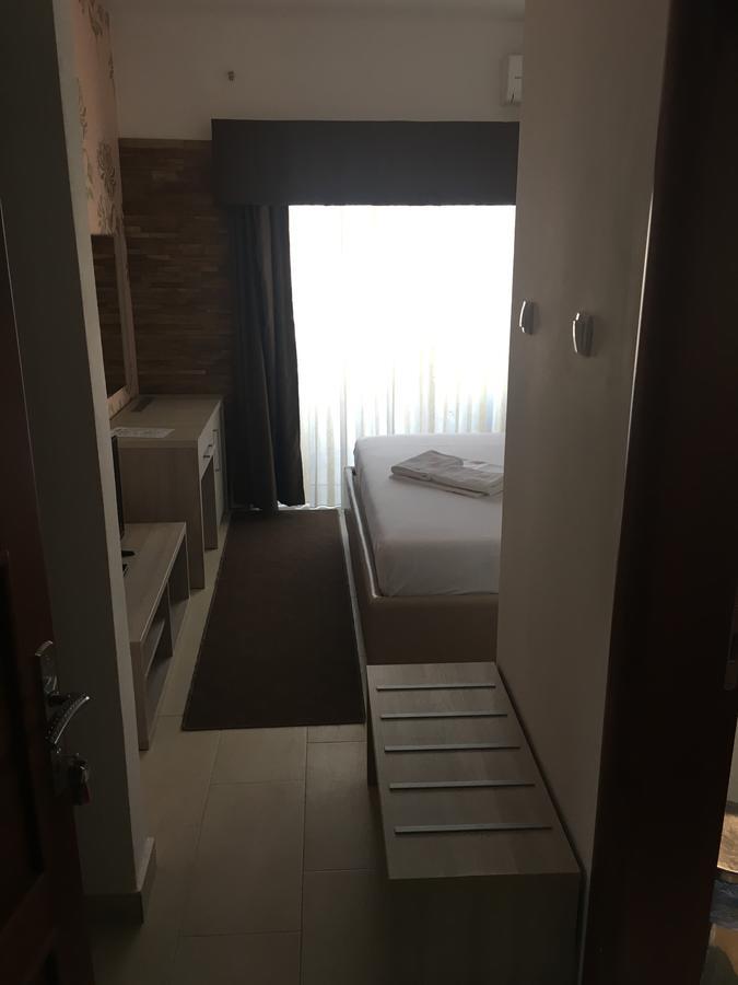Hotel Imperial Ulcinj Bagian luar foto