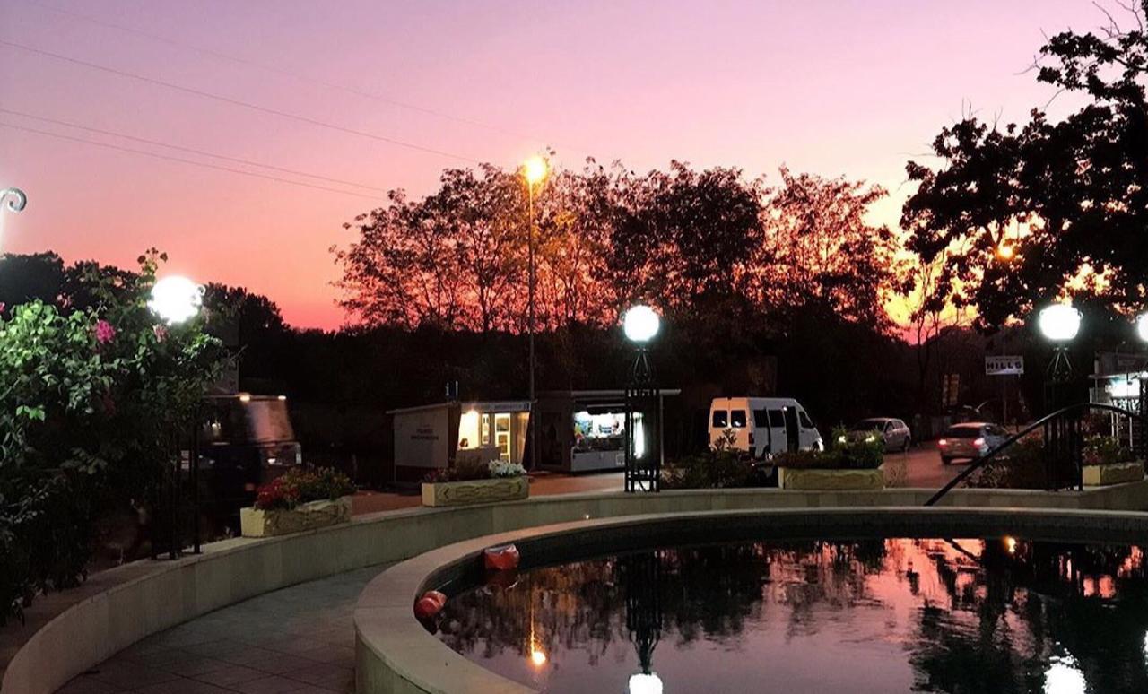 Hotel Imperial Ulcinj Bagian luar foto