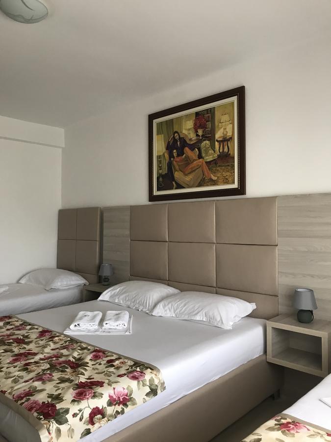 Hotel Imperial Ulcinj Bagian luar foto