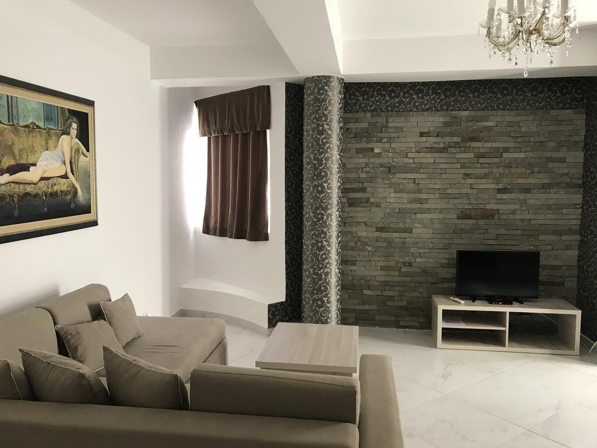 Hotel Imperial Ulcinj Bagian luar foto