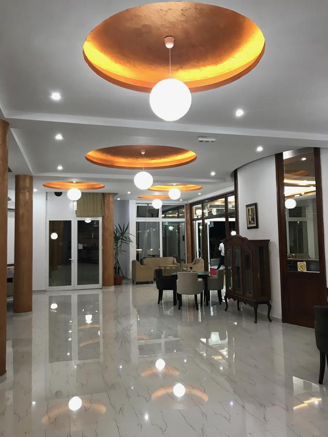 Hotel Imperial Ulcinj Bagian luar foto