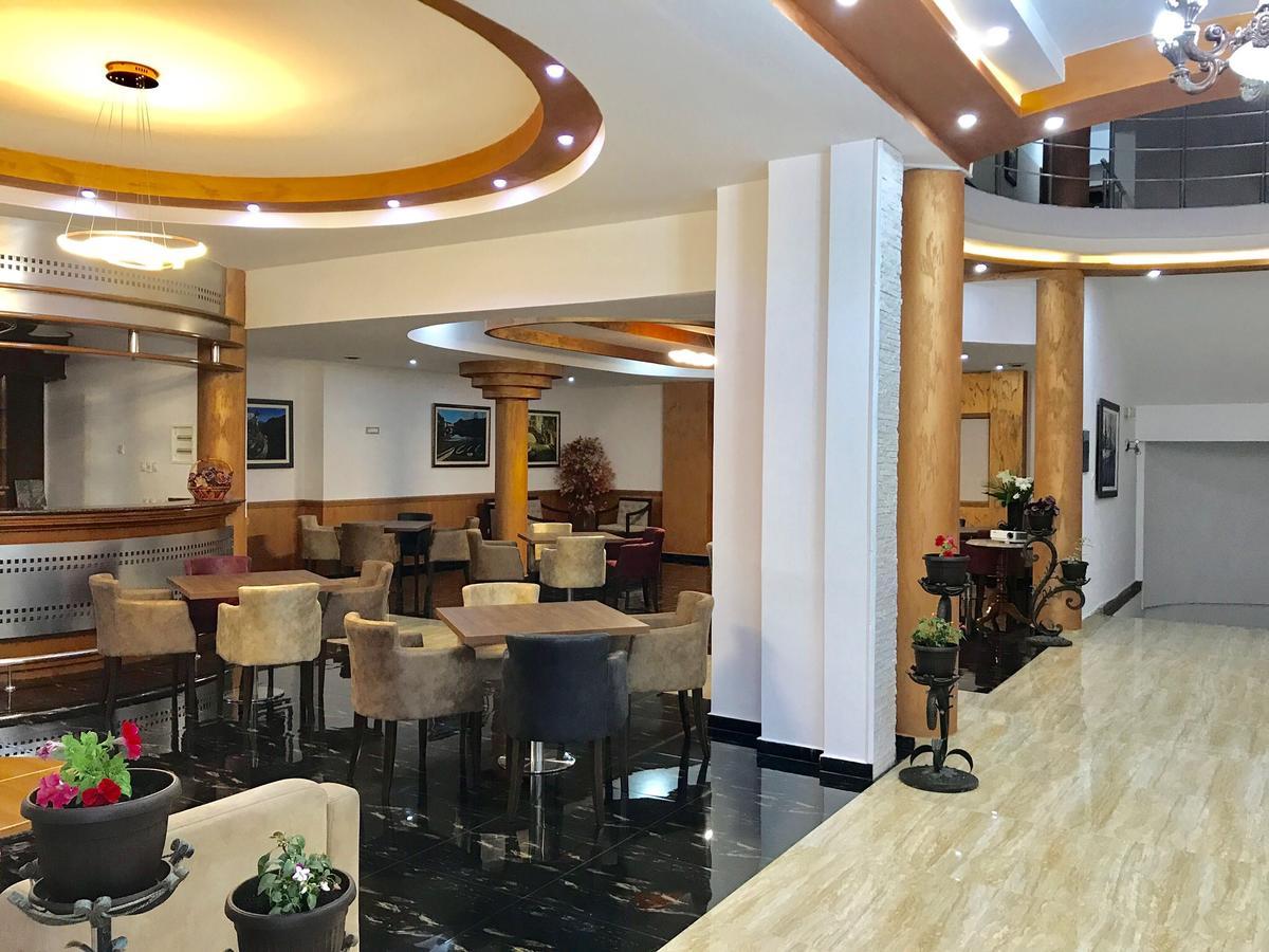 Hotel Imperial Ulcinj Bagian luar foto