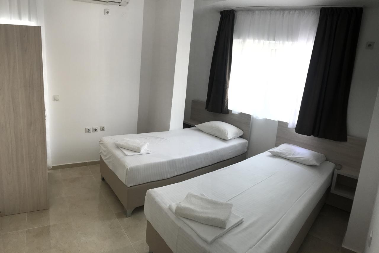 Hotel Imperial Ulcinj Bagian luar foto