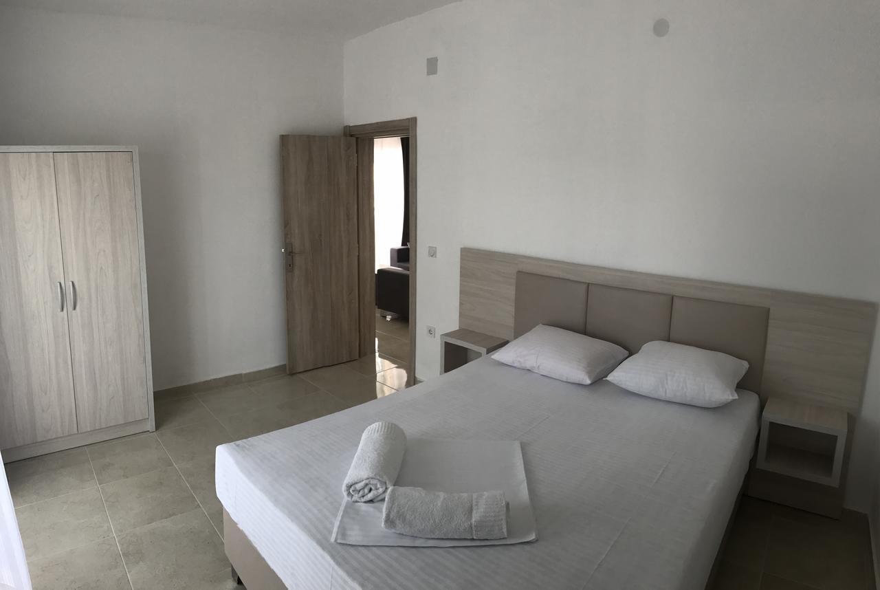 Hotel Imperial Ulcinj Bagian luar foto