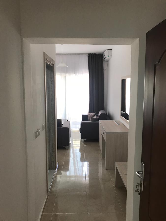 Hotel Imperial Ulcinj Bagian luar foto